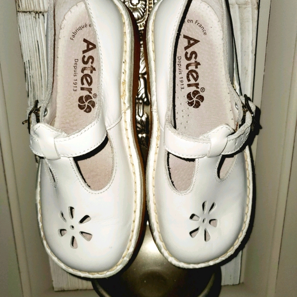 Aster Mary Jane Shoes, US 13 (EU 31) Easter